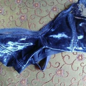 Like new no tags never worn but tried on